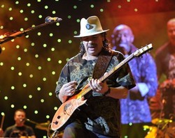 Lengkingan Gitar Santana di Lagu Utama Piala Dunia 2014