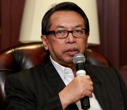 Eks Wakil Ketua MK Sindir Gaya Mewah Pejabat MA yang Carter Pesawat Jet