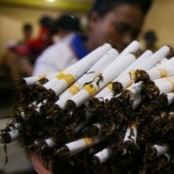 Rokok Kretek Tak Bakal Punah Meski Pangsa Pasar Makin Berkurang