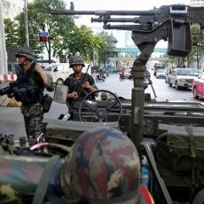 Militer Thailand Imbau Demonstran Anti dan Pro Pemerintah Hentikan Aksi