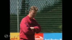 Berlabuh di Old Trafford, Inilah Perjalanan Karier Louis van Gaal