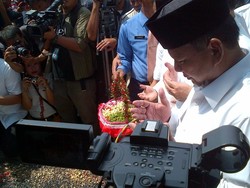 Di TMP Kalibata, Prabowo Jadi Pemimpin Upacara dan Tabur Bunga