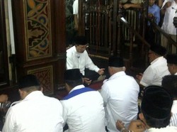 Aa Gym dan Fuad Bawazier Sambut Prabowo di Masjid Sunda Kelapa