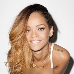 Rihanna dan Christina Aguilera Masuk 100 Selebriti Paling Seksi