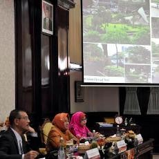 Dua Kota di Malaysia Belajar Buat Taman Indah ke Risma