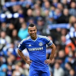 Ashley Cole Isyaratkan Hengkang dari Chelsea