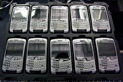 Polisi Bongkar Pabrik BlackBerry dan iPhone Rekondisi di Penjaringan