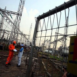 Jero Wacik: Tarif Listrik Nggak Naik, PLN Mati!