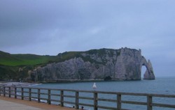 Pesona Prancis, Cadas Berbentuk Gajah & Biara Tengah Laut