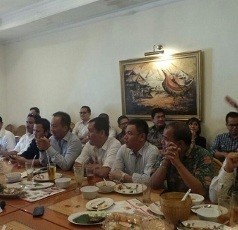 Ical ke Prabowo, Elite Golkar Ramai-ramai Mbalelo