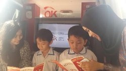 Bank Mega Ajak Siswa SD dan Ibu Rumah Tangga Melek Keuangan