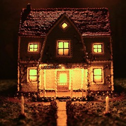 Wow, Seniman Ini Buat Rumah Dua Lantai dari Coklat