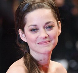 Foto: Cantiknya Marion Cotillard dan Sang Ibu di Karpet Merah Cannes