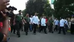 Gaya Jokowi-JK Jalani Tes Kesehatan