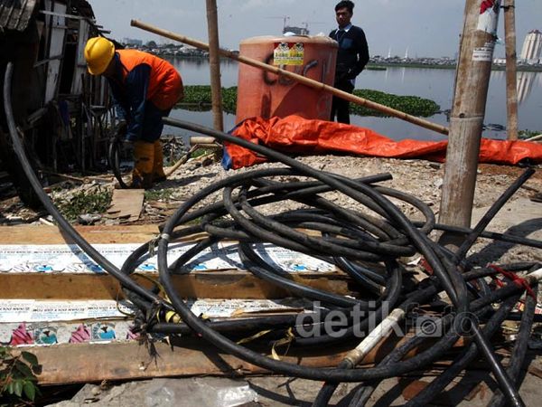 Razia Pencurian Air di Pluit