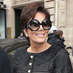 Pakai Cincin Nikah Jelang Pernikahan Kim Kardashian, Kris dan Bruce Jenner Rujuk?