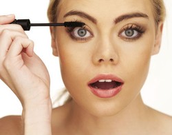 Tahapan Dalam Merias Mata yang Bisa Diaplikasikan Sehari-hari