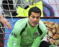 Julio Cesar Fokus ke Piala Dunia, baru Masa Depannya