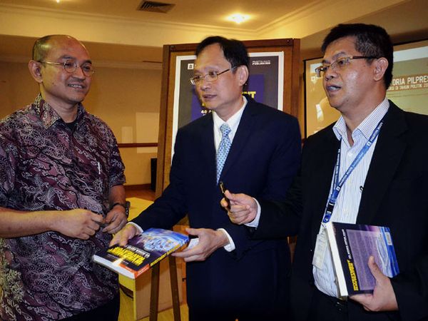 Peluncuran Buku Investment Navigator