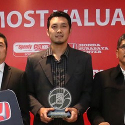 Ponsianus Jadi MVP NBL 2013/2014