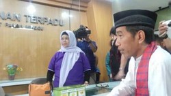 Sidak Kantor Kecamatan Pasar Minggu, Jokowi Janji Perpendek Waktu Urus Berkas