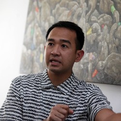 Iwet Ramadhan dan Benda-benda Antik Warisan Orangtua