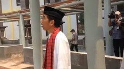 Jokowi Tinjau Perkampungan Budaya Betawi Setu Babakan