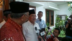 JK Sambangi Gus Sholah