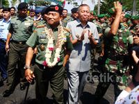 Panglima TNI Kunjungi Batalion Infanteri 406