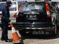 KPK Sita Mobil Airin