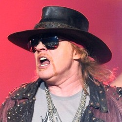 Guns N Roses Bantah Kabar Pensiun Axl Rose