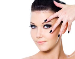 Tips Pakai Eyeliner Sesuai Bentuk Mata