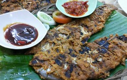 Palanta: Lamak Bana! Ikan Kerisi Bakar Berselimut Bumbu Khas Minang Pedas Gurih