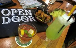 Mau Hang Out Sampai Dini Hari? Mampirlah ke Restoran Open Door