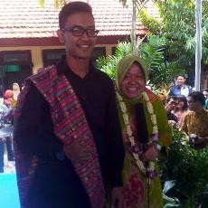 Risma Motivasi Pelajar di Surabaya agar Meraih Sukses