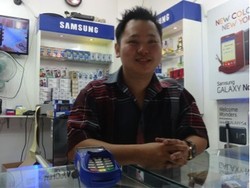 Ponsel Jadi Kebutuhan, Bisnis Johan Chandra Laris Manis