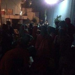 Tangisan dan Teriakan Ibu-ibu Saat Dievakuasi dari Bus yang Terbalik