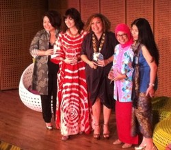 3 Wanita Inspiratif yang Sukses Angkat Kain Indonesia Jadi Bertaraf Internasional