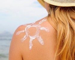 Ini Cara yang Benar Pakai Sunscreen Agar Terhindar dari Kanker Kulit