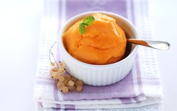 Udara Panas? Bikin Saja Sorbet Mangga yang Manis Segar Ini!