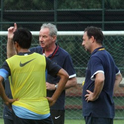 Riedl Siap Coret Pemain yang Sering Bikin Ulah