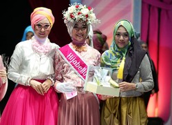 Dian Pelangi Umumkan Pemenang Wajah Hijabella di Sisterhood