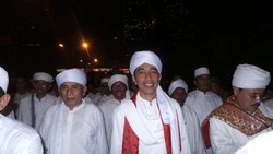 Disebut Antek Zionis, Jokowi: Saya dan Keluarga Saya Haji