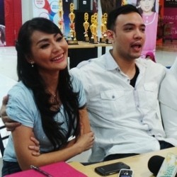 Sandy Tumiwa Mualaf, Tessa Kaunang Ikhlas