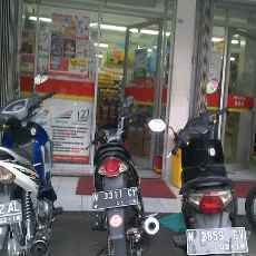 Perampok Bersenpi Satroni Alfamart di Malang