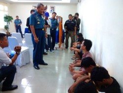 TNI AL Tangkap Kapal Pembawa Barang Antik dan Amankan 10 Orang di Kepri