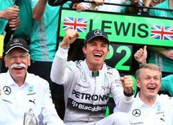 Rosberg Puas Hentikan Momentum Hamilton