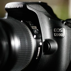 Canon EOS 1200D: DSLR Murmer yang Minim Fitur
