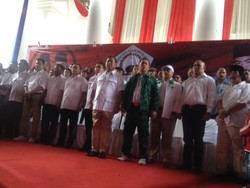 Di Depan Perangkat Desa, Prabowo Janji Alokasikan Rp 1 M per Desa