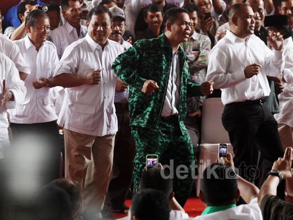 Dapat Dukungan, Prabowo Poco-Poco